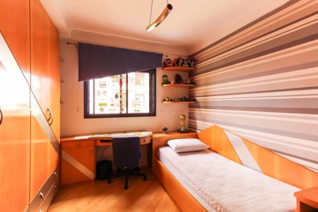 Apartamento à venda com 246m², 3 quartos e 5 vagas Apartamento à venda com 246m², 3 quartos e 5 vagas Suíte 2