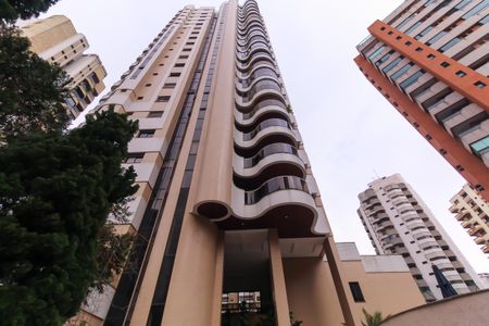 Apartamento à venda com 246m², 3 quartos e 5 vagas Apartamento à venda com 246m², 3 quartos e 5 vagasFachada do bloco