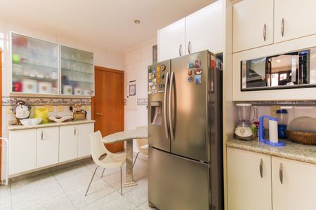 Apartamento à venda com 246m², 3 quartos e 5 vagas Apartamento à venda com 246m², 3 quartos e 5 vagasCozinha