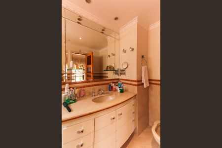 Apartamento à venda com 246m², 3 quartos e 5 vagas Apartamento à venda com 246m², 3 quartos e 5 vagasBanheiro da Suíte 3