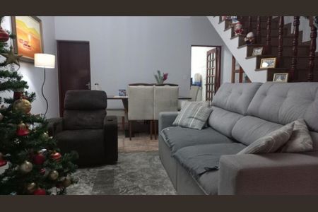 Casa à venda com 104m², 3 quartos e 2 vagas