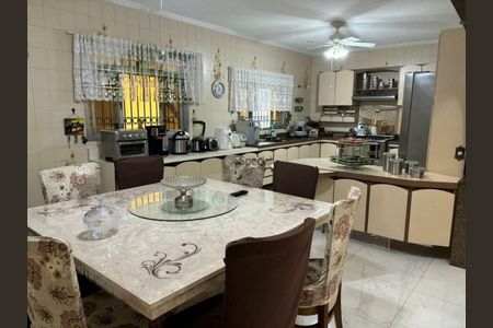 Casa à venda com 330m², 6 quartos e 6 vagas