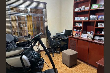 Casa à venda com 330m², 6 quartos e 6 vagas