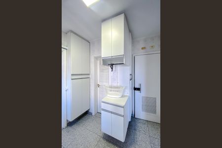 Apartamento à venda com 144m², 3 quartos e 3 vagas Apartamento à venda com 144m², 3 quartos e 3 vagasÁrea de Serviço