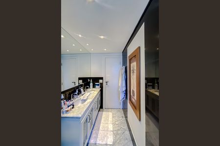 Apartamento à venda com 144m², 3 quartos e 3 vagas Apartamento à venda com 144m², 3 quartos e 3 vagasBanheiro da Suíte 1