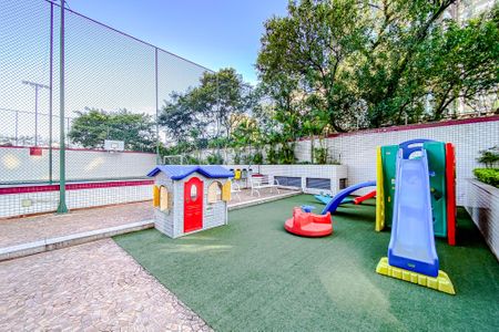 Apartamento à venda com 144m², 3 quartos e 3 vagasÁrea comum - Playground