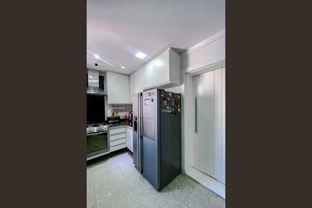 Apartamento à venda com 144m², 3 quartos e 3 vagas Apartamento à venda com 144m², 3 quartos e 3 vagasCozinha