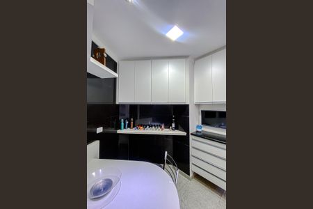 Apartamento à venda com 144m², 3 quartos e 3 vagas Apartamento à venda com 144m², 3 quartos e 3 vagasCozinha