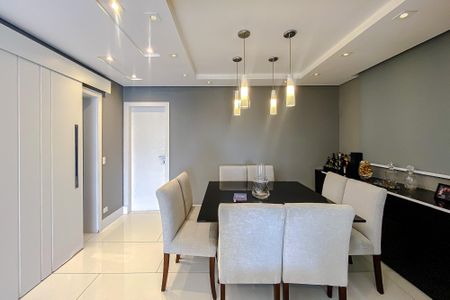 Apartamento à venda com 144m², 3 quartos e 3 vagas Apartamento à venda com 144m², 3 quartos e 3 vagasSala de Jantar