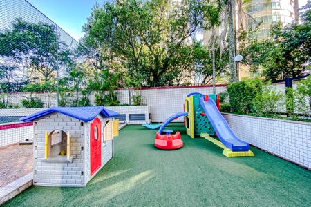 Apartamento à venda com 144m², 3 quartos e 3 vagasÁrea comum - Playground