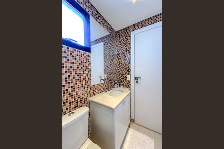 Apartamento à venda com 144m², 3 quartos e 3 vagas Apartamento à venda com 144m², 3 quartos e 3 vagasBanheiro da Suíte 2