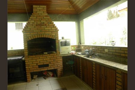 Casa à venda com 390m², 3 quartos e 3 vagas