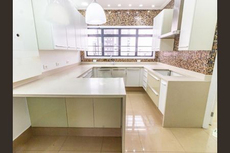 Apartamento à venda com 337m², 4 quartos e 4 vagas