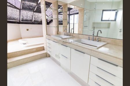 Apartamento à venda com 337m², 4 quartos e 4 vagas