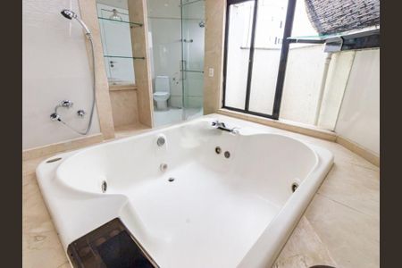 Apartamento à venda com 337m², 4 quartos e 4 vagas