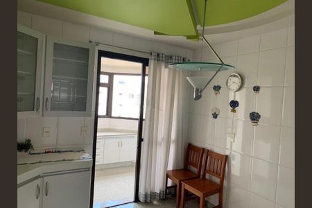 Apartamento à venda com 246m², 4 quartos e 6 vagas