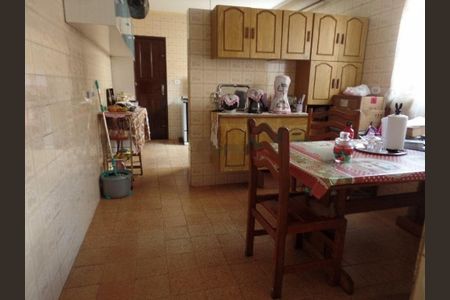 Casa à venda com 140m², 3 quartos e 2 vagas