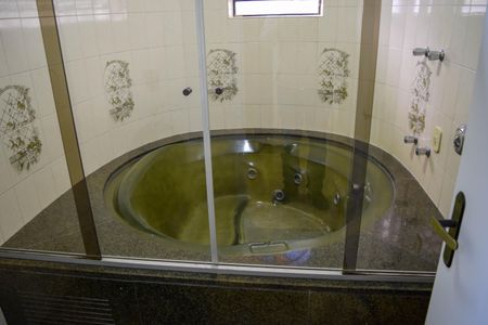 Casa para alugar com 350m², 3 quartos e 4 vagas Casa para alugar com 350m², 3 quartos e 4 vagasBanheiro da Suíte