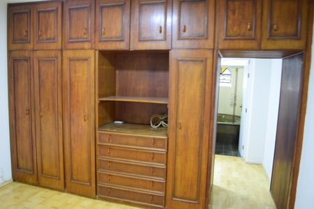 Casa para alugar com 350m², 3 quartos e 4 vagas Casa para alugar com 350m², 3 quartos e 4 vagasSuíte