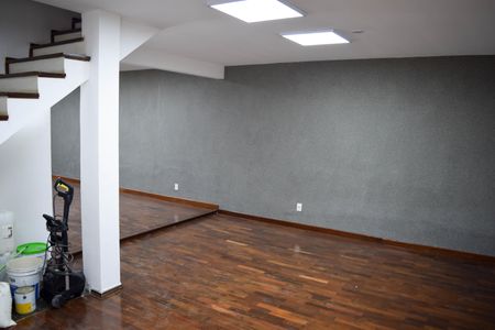 Sala de casa para alugar com 3 quartos, 350m² em Jardim Textil, São Paulo