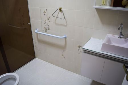 Casa para alugar com 350m², 3 quartos e 4 vagas Casa para alugar com 350m², 3 quartos e 4 vagasBanheiro Social