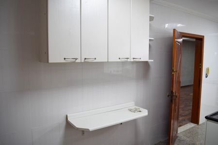 Casa para alugar com 350m², 3 quartos e 4 vagas Casa para alugar com 350m², 3 quartos e 4 vagasCozinha