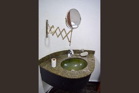 Casa para alugar com 350m², 3 quartos e 4 vagas Casa para alugar com 350m², 3 quartos e 4 vagasLavabo