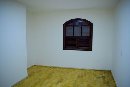 Casa para alugar com 350m², 3 quartos e 4 vagas Casa para alugar com 350m², 3 quartos e 4 vagasQuarto