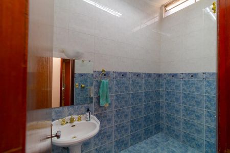 Casa à venda com 248m², 4 quartos e 4 vagasBanheiro 2