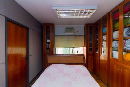 Casa à venda com 248m², 4 quartos e 4 vagasQuarto 4 - Suíte