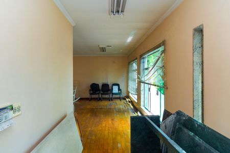 Casa à venda com 248m², 4 quartos e 4 vagasSala