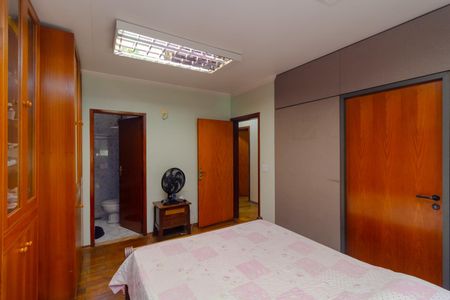 Casa à venda com 248m², 4 quartos e 4 vagasQuarto 4 - Suíte