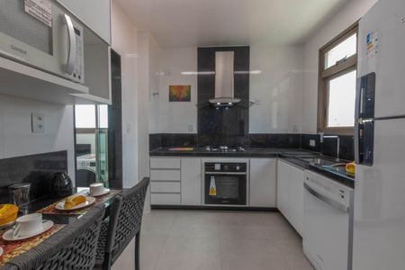 Apartamento à venda com 87m², 3 quartos e 2 vagasCozinha