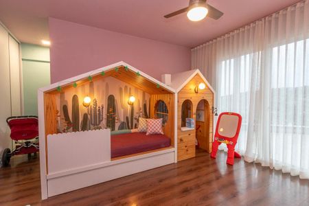 Casa à venda com 538m², 5 quartos e 4 vagas Casa à venda com 538m², 5 quartos e 4 vagasQuarto 1