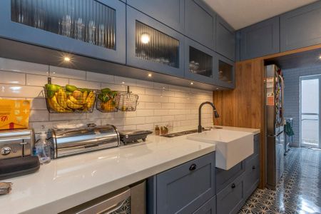 Casa à venda com 538m², 5 quartos e 4 vagas Casa à venda com 538m², 5 quartos e 4 vagasCozinha