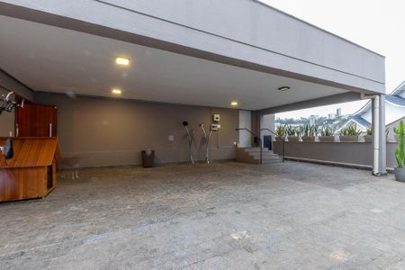 Casa à venda com 538m², 5 quartos e 4 vagas Casa à venda com 538m², 5 quartos e 4 vagasÁrea externa