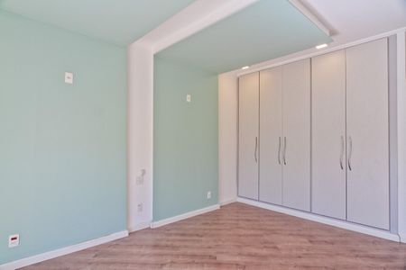 Casa à venda com 250m², 4 quartos e 5 vagas Casa à venda com 250m², 4 quartos e 5 vagasQuarto 1