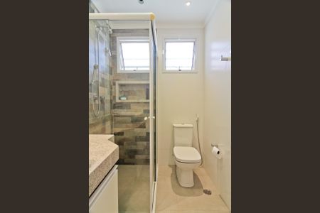 Casa à venda com 250m², 4 quartos e 5 vagas Casa à venda com 250m², 4 quartos e 5 vagasBanheiro da Suíte 1