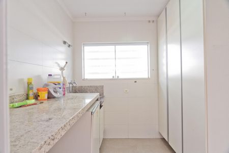 Casa à venda com 250m², 4 quartos e 5 vagas Casa à venda com 250m², 4 quartos e 5 vagasÁrea de Serviço