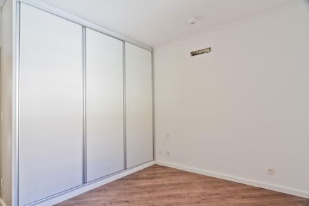 Casa à venda com 250m², 4 quartos e 5 vagas Casa à venda com 250m², 4 quartos e 5 vagasQuarto 2