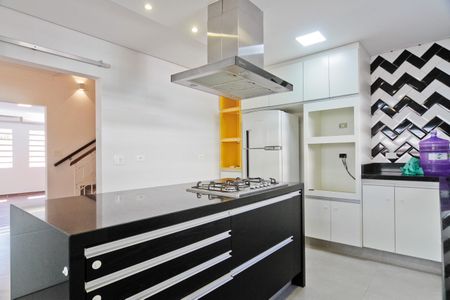 Casa à venda com 250m², 4 quartos e 5 vagas Casa à venda com 250m², 4 quartos e 5 vagasCozinha