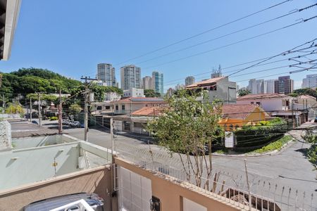 Casa à venda com 250m², 4 quartos e 5 vagas Casa à venda com 250m², 4 quartos e 5 vagasVista