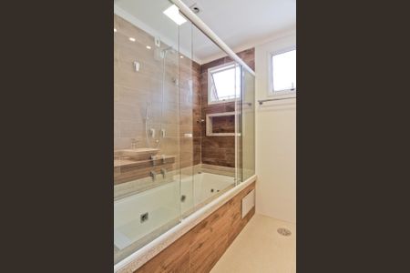 Casa à venda com 250m², 4 quartos e 5 vagas Casa à venda com 250m², 4 quartos e 5 vagasBanheiro da Suíte 2