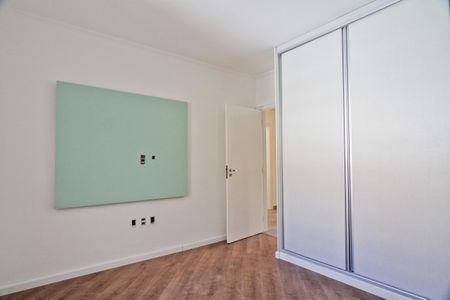 Casa à venda com 250m², 4 quartos e 5 vagas Casa à venda com 250m², 4 quartos e 5 vagasQuarto 2