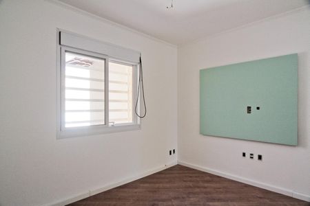 Casa à venda com 250m², 4 quartos e 5 vagas Casa à venda com 250m², 4 quartos e 5 vagasQuarto 2