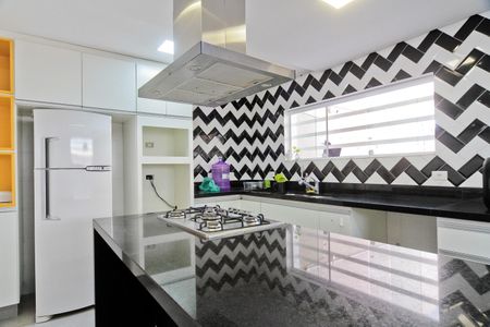 Casa à venda com 250m², 4 quartos e 5 vagas Casa à venda com 250m², 4 quartos e 5 vagasCozinha