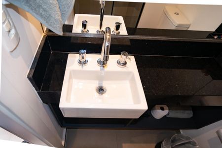 Studio para alugar com 20m², 0 quarto e sem vaga Studio para alugar com 20m², 0 quarto e sem vagaBanheiro
