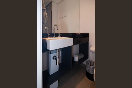 Studio para alugar com 20m², 0 quarto e sem vaga Studio para alugar com 20m², 0 quarto e sem vagaBanheiro