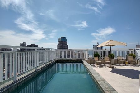 Apartamento para alugar com 46m², 2 quartos e 1 vaga Apartamento para alugar com 46m², 2 quartos e 1 vagaÁrea comum - Piscina