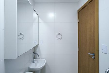 Apartamento para alugar com 46m², 2 quartos e 1 vaga Apartamento para alugar com 46m², 2 quartos e 1 vagaBanheiro